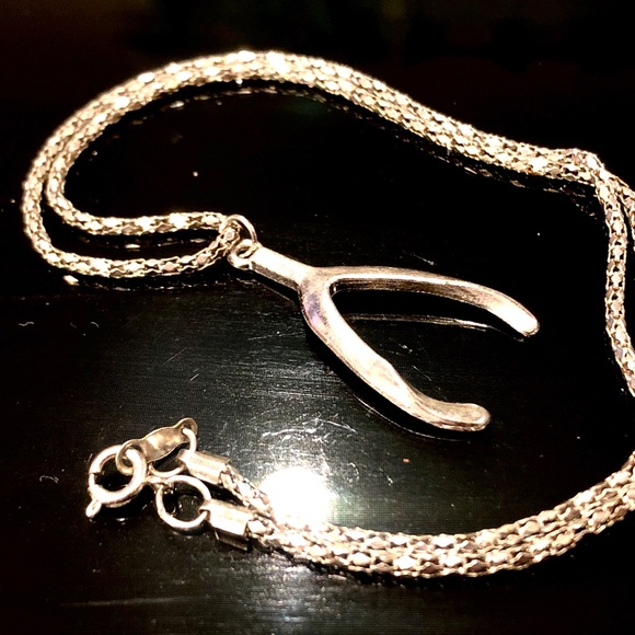 3/$32 VTG 90s Unisex Silver Tone 1.5" L Wishbone Pendant on 18" Necklace Chain - Picture 8 of 12